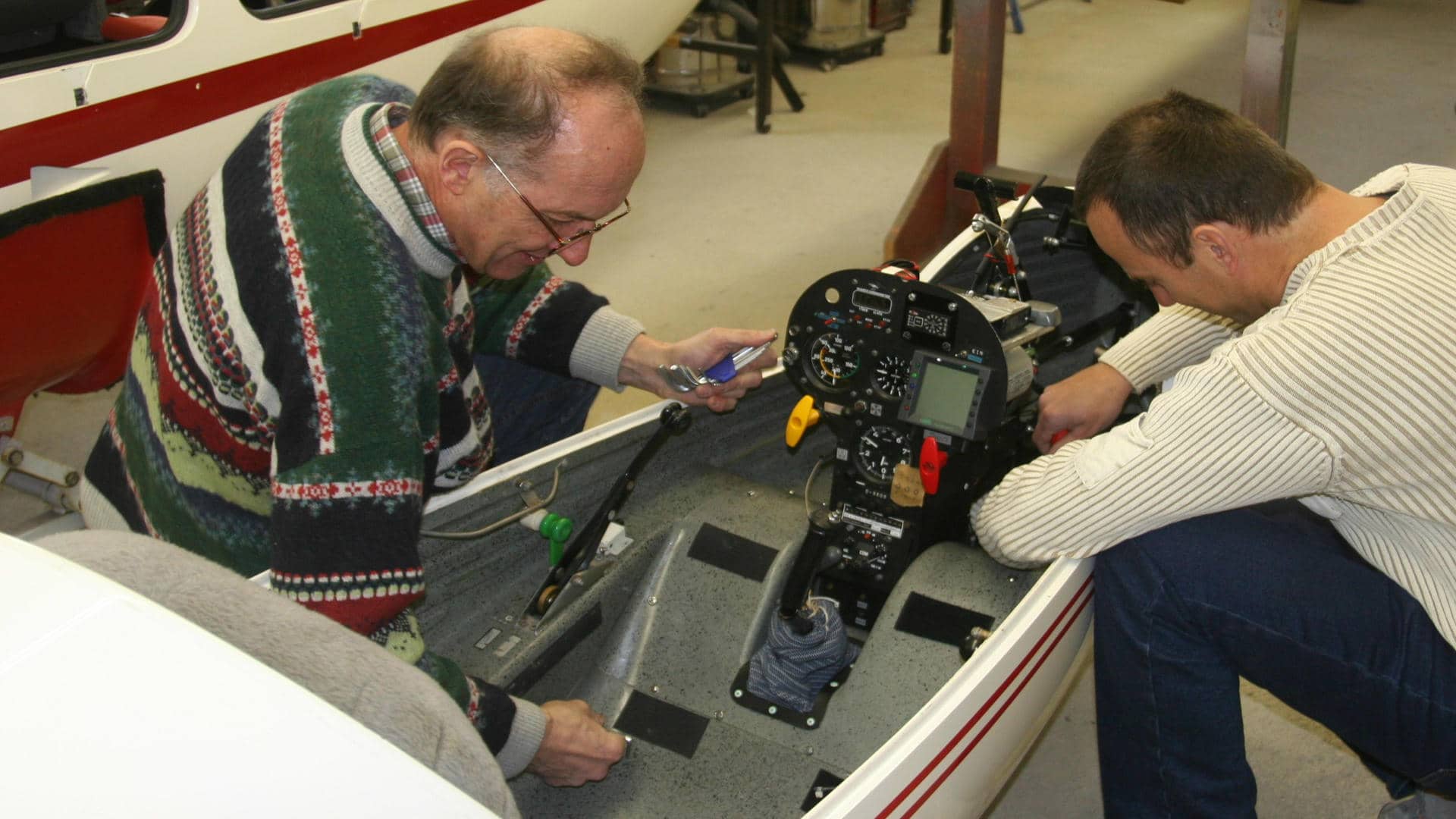 werkstattarbeit-segelflug-foto-r-zitzelsberger.jpg