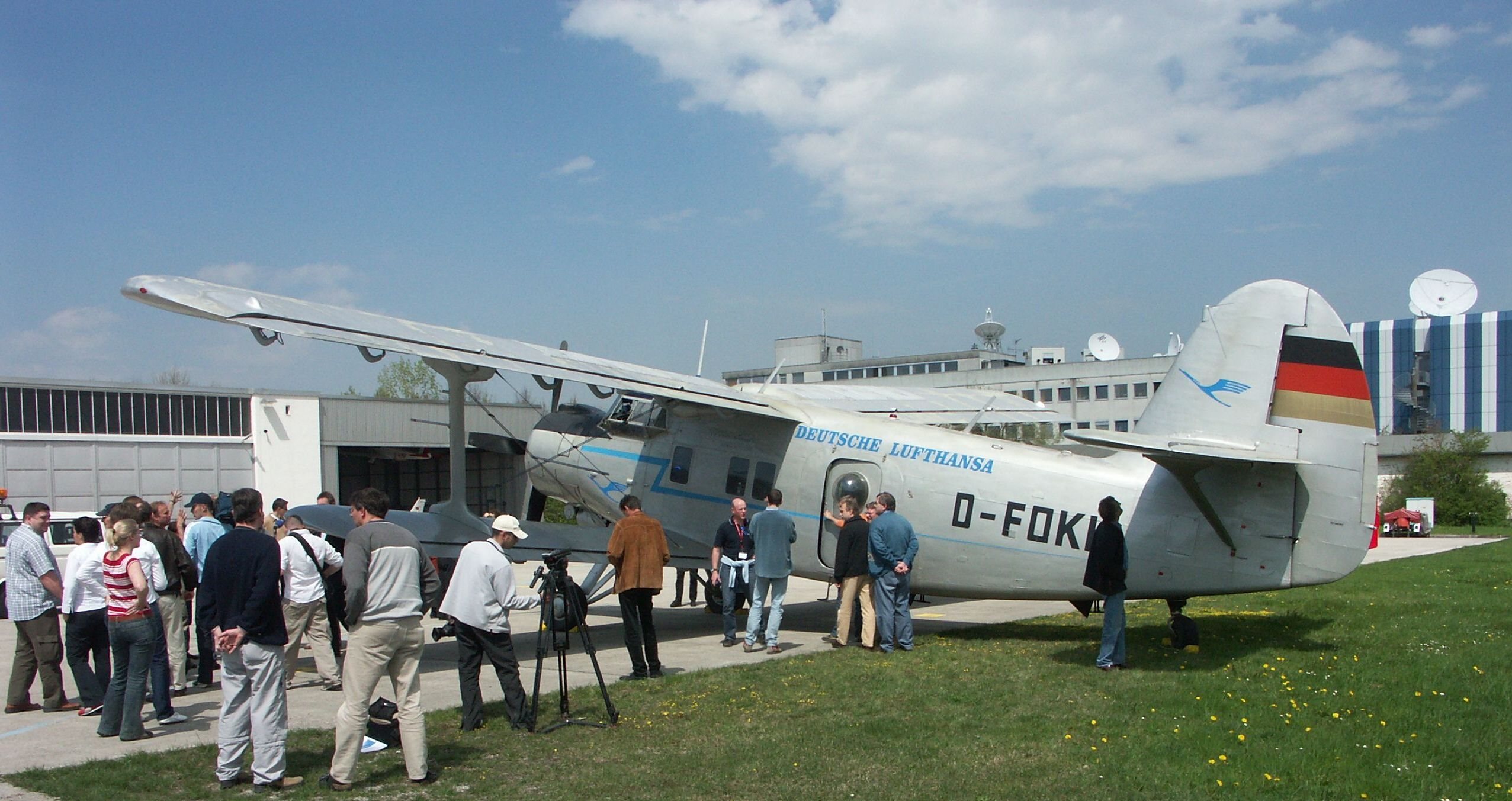 01-antonov-an-2-auf-gelande-des-dlr-in.jpg