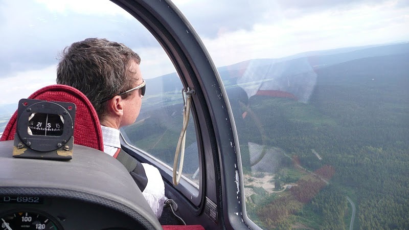 01-ausflug-im-segelflliegerlager-am-flugplatz.jpg