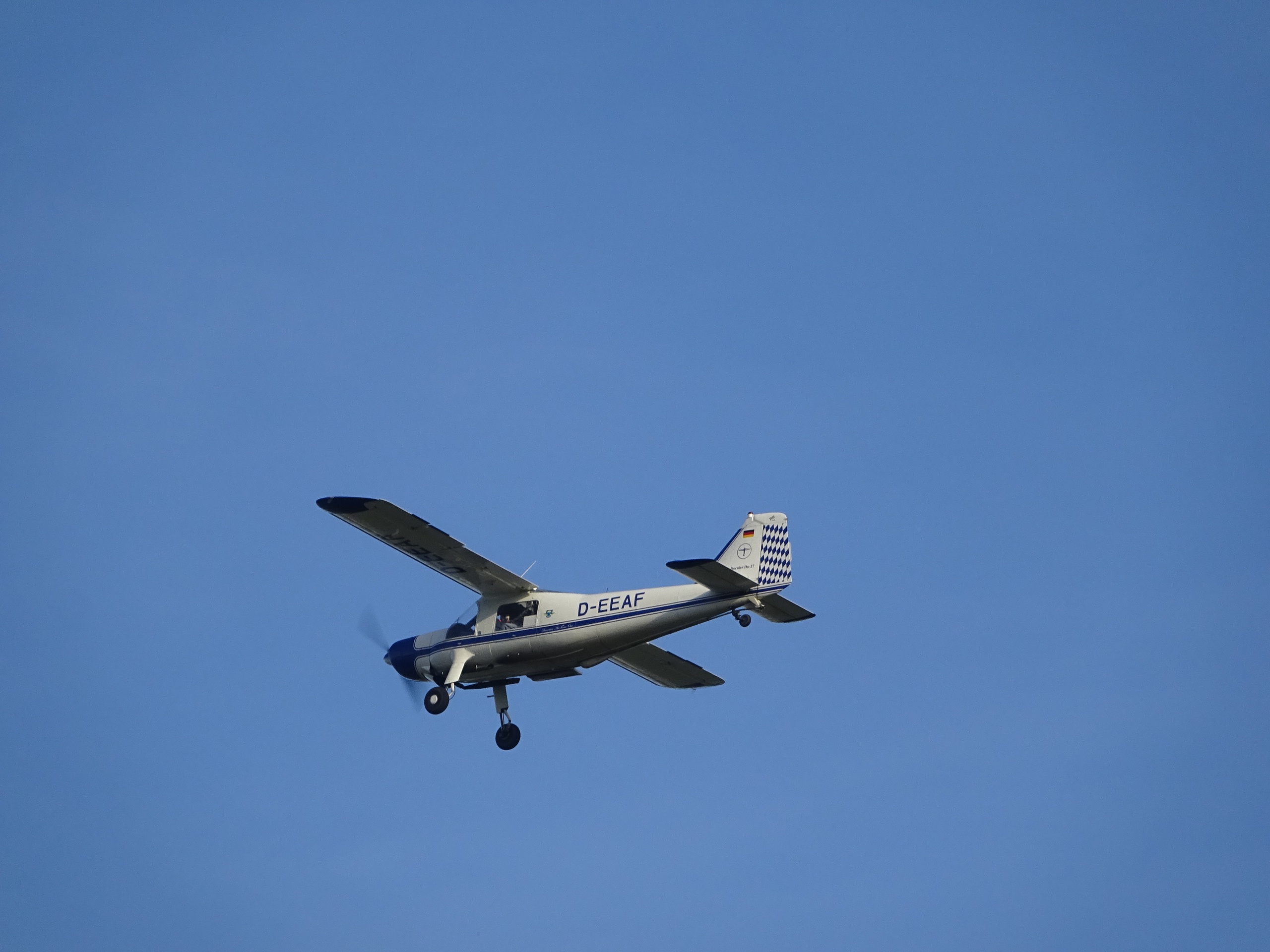 02-do27-als-auergewohnlicher-flugschlitten-des.jpg