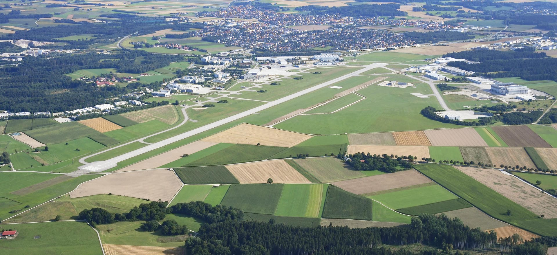 Aerial_of_the_Oberpfaffenhofen_airfield.jpg