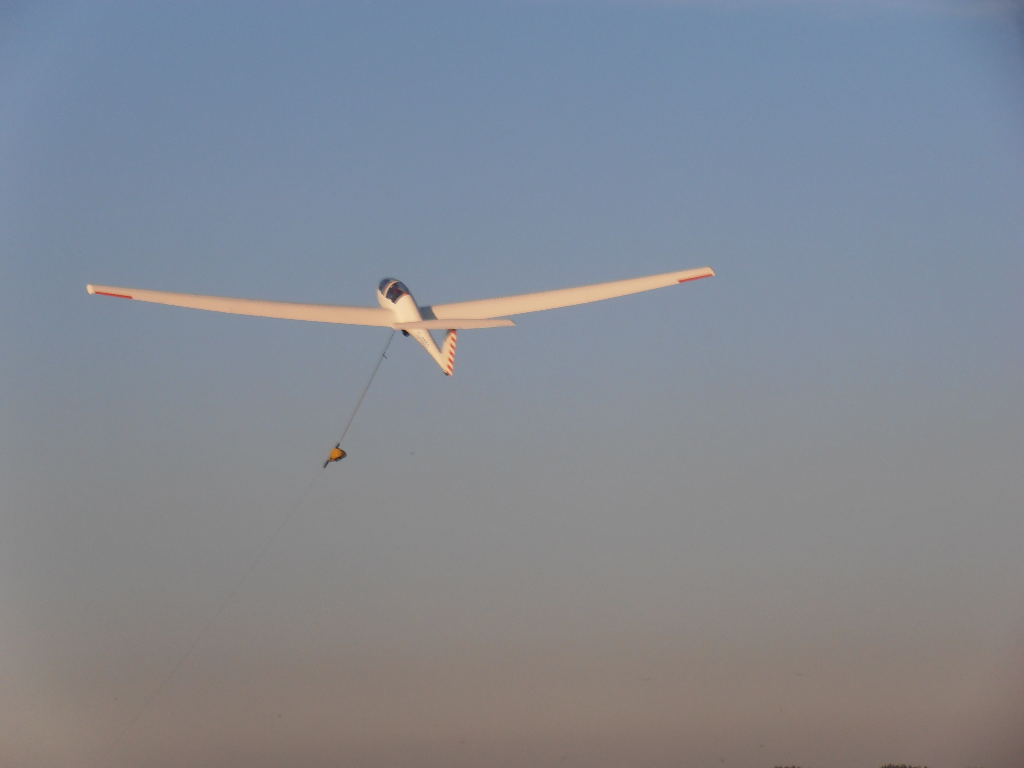 d6952_grob_twin_astir_ii_windenstart_in_edmo_foto_fsg.jpg