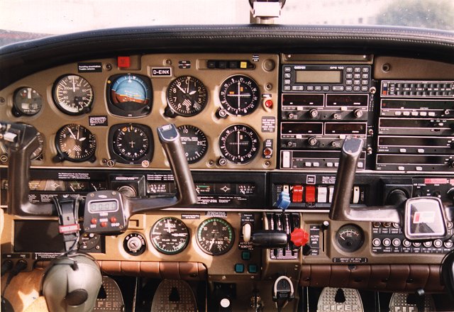deink_piper_turbo_arrow_iv_pa_28_rt_201t_eink_i640.jpg