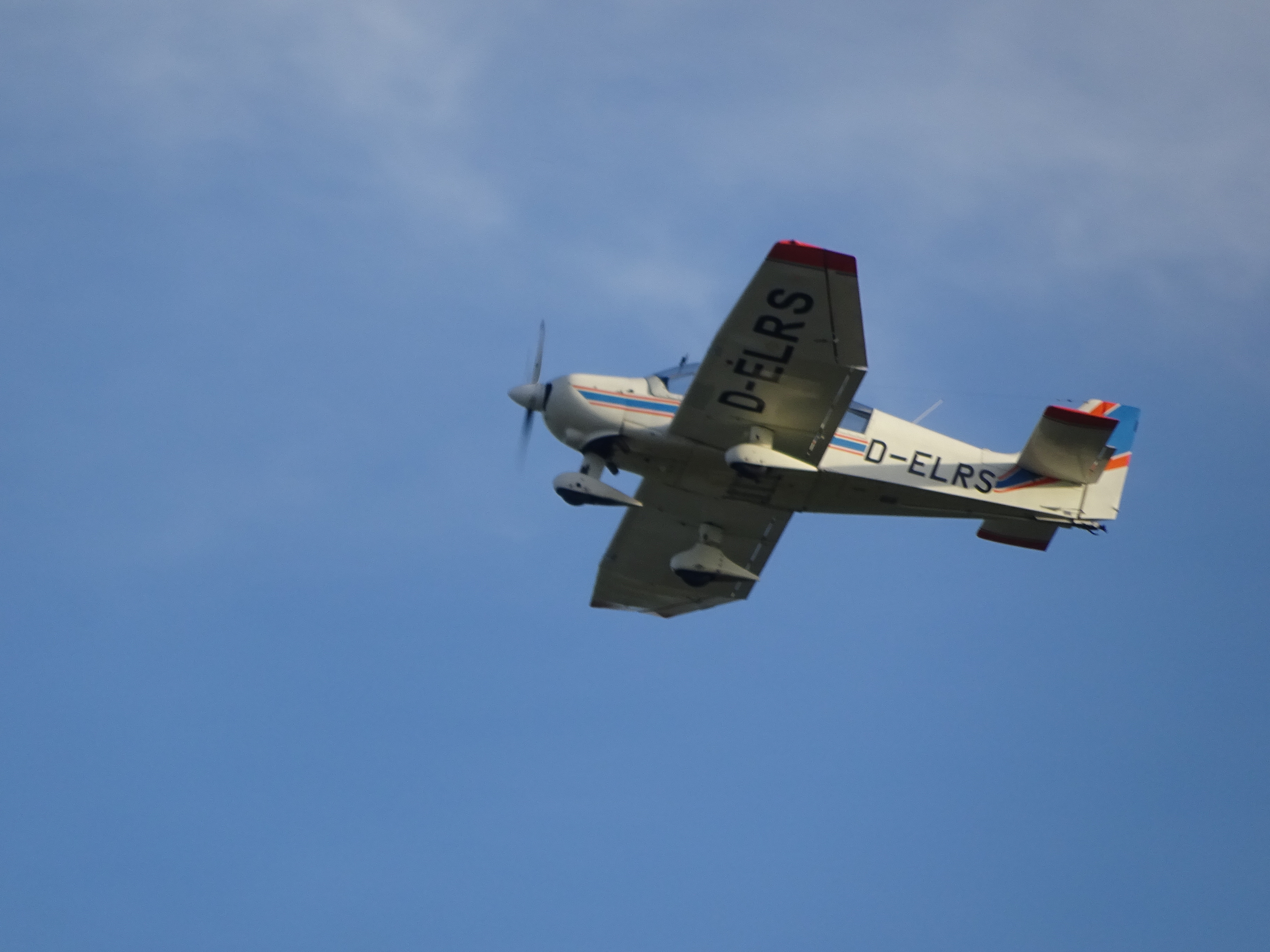 delrs_dr40_robin_dr400180_remorqueur_foto_fsg_1.jpg