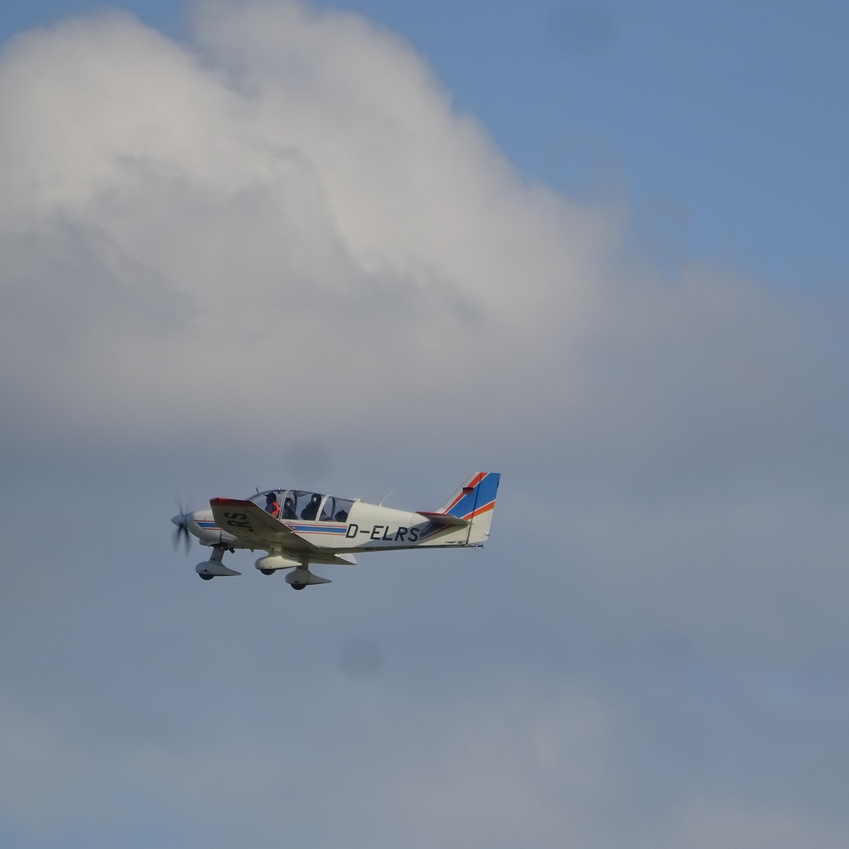 delrs_dr40_robin_dr400180_remorqueur_foto_fsg_2.jpg