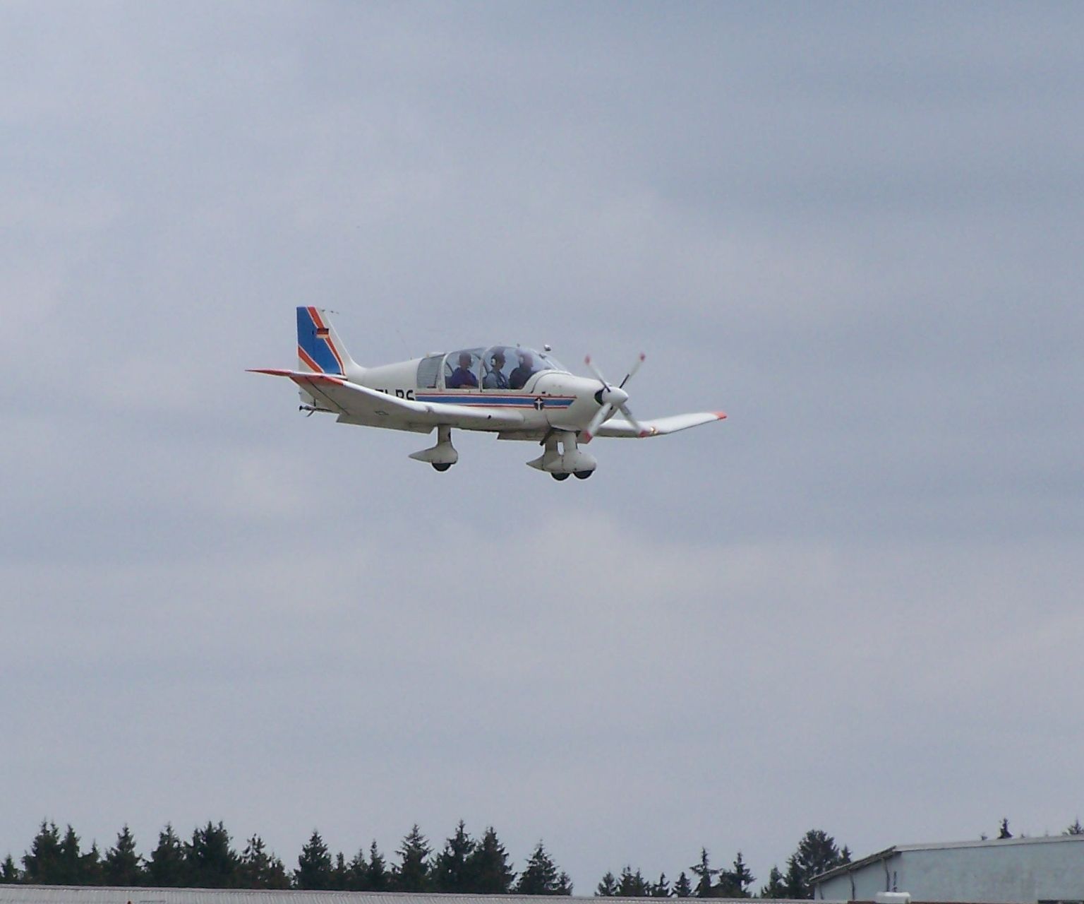 delrs_dr40_robin_dr400_180r_im_anflug_foto_fsg.jpg