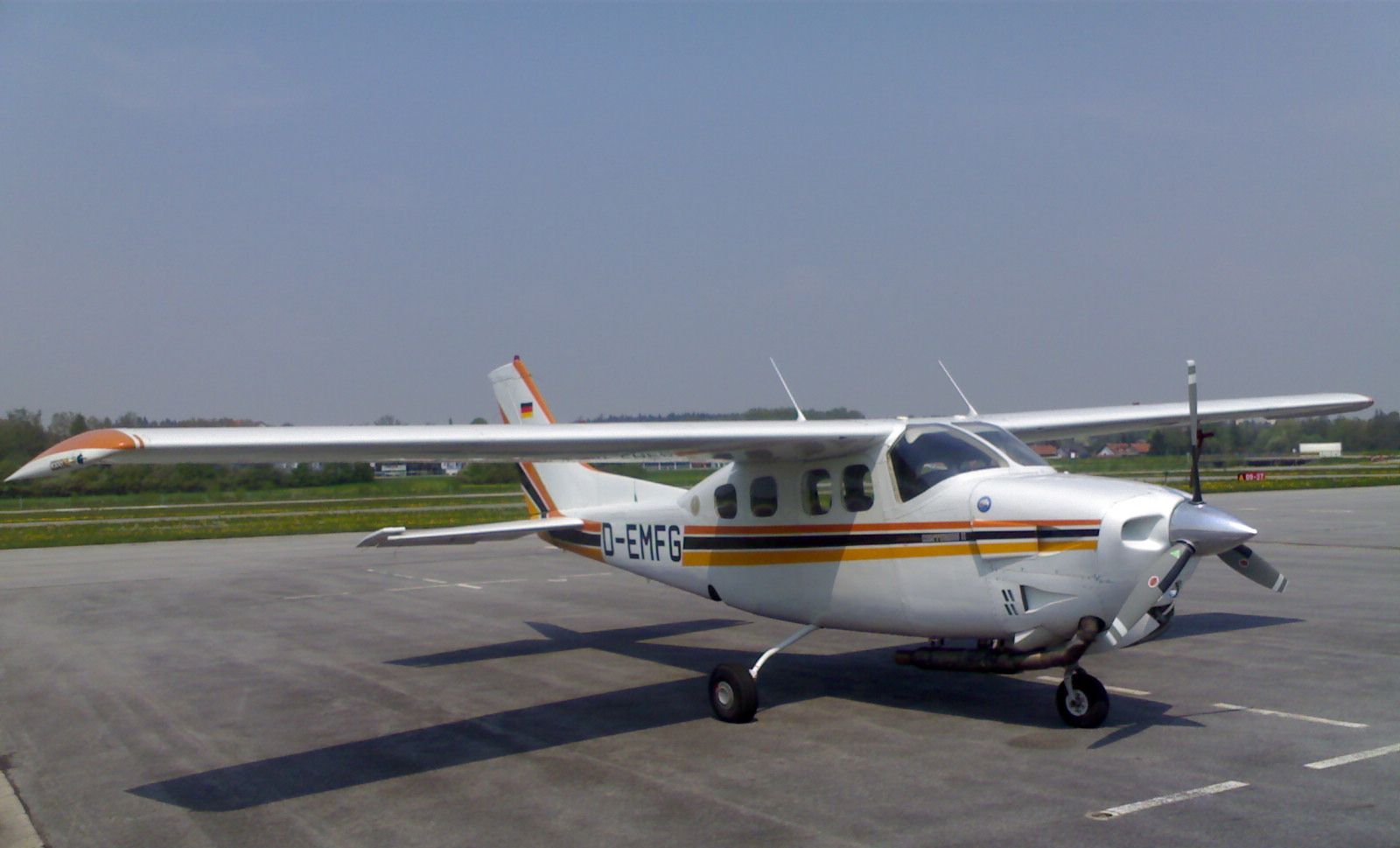 demfg_p210_cessna_p_210_n_foto_mfg.jpg