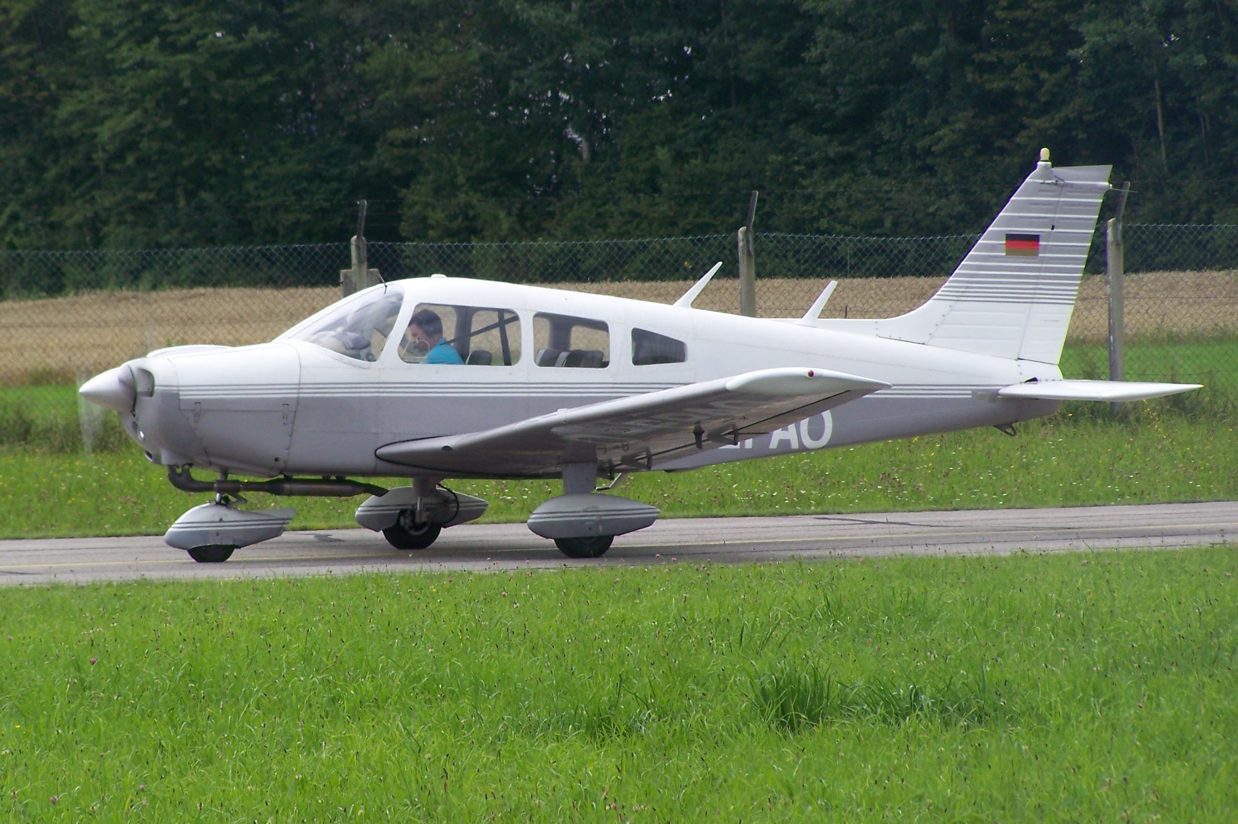 depao_pa28_piper_0.jpg